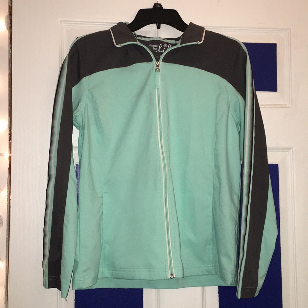 Zip up workout long sleeve shirt